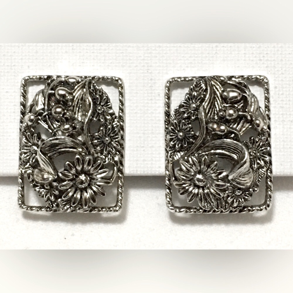 NOS Vtg 1963 ANTIQUE GARDEN Sarah Coventry CLIP Earrings Silvertone Large